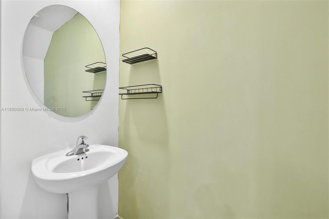 На продажу: $449,500 (3 спален, 2 ванн, 1587 Квадратных фут)