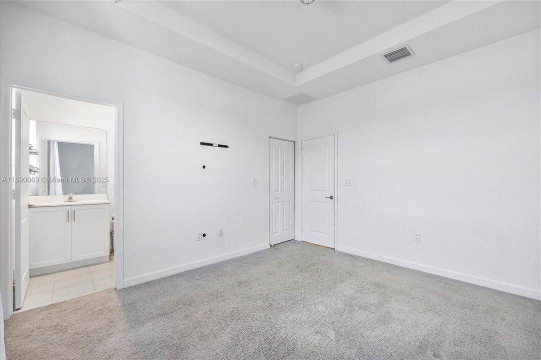 На продажу: $449,500 (3 спален, 2 ванн, 1587 Квадратных фут)