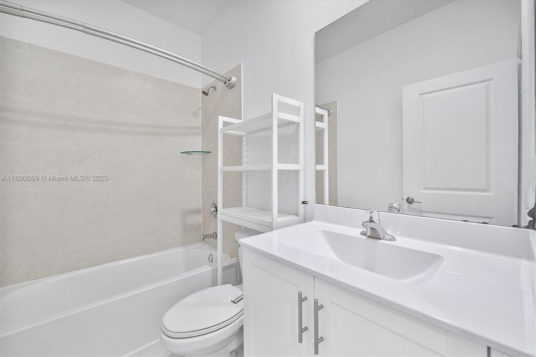 На продажу: $449,500 (3 спален, 2 ванн, 1587 Квадратных фут)