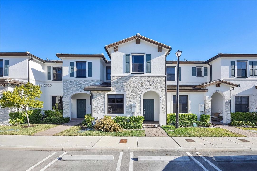 На продажу: $449,500 (3 спален, 2 ванн, 1587 Квадратных фут)