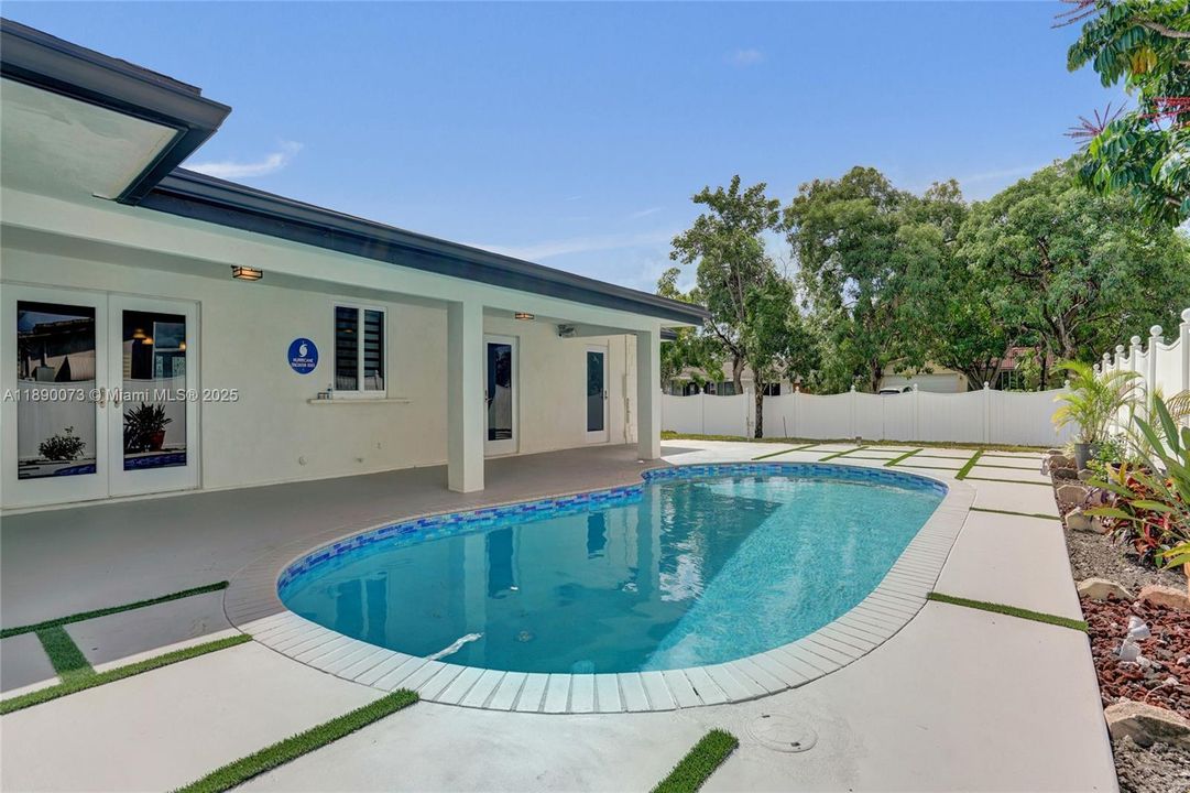 For Sale: $1,049,999 (4 beds, 3 baths, 2742 Square Feet)