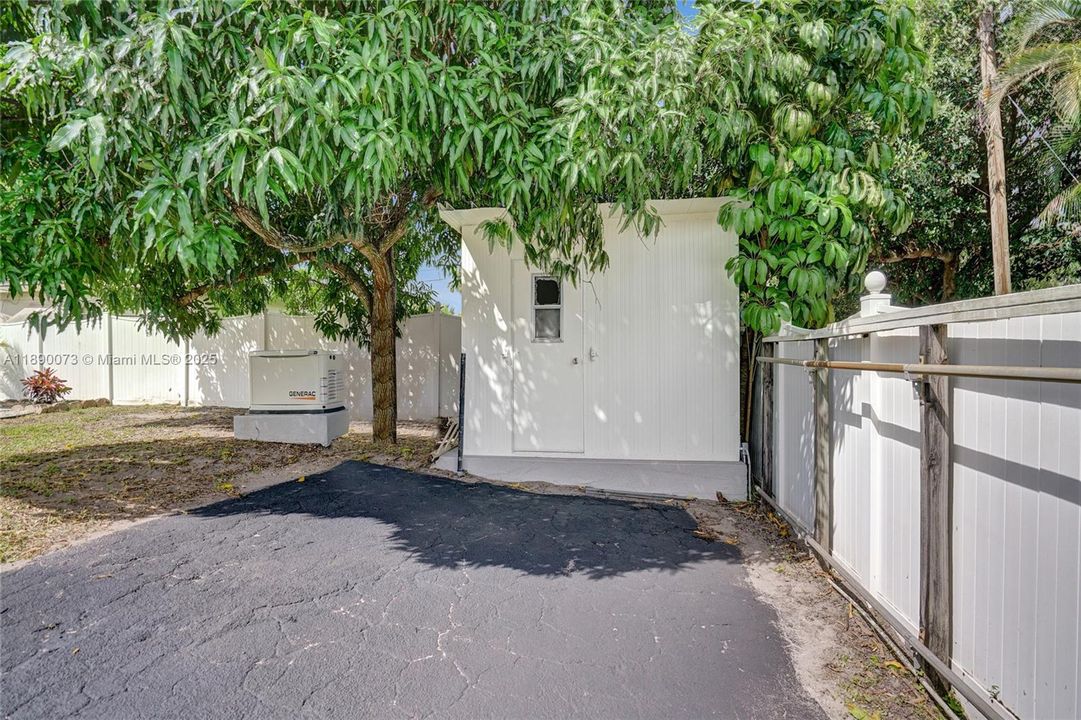 For Sale: $1,049,999 (4 beds, 3 baths, 2742 Square Feet)