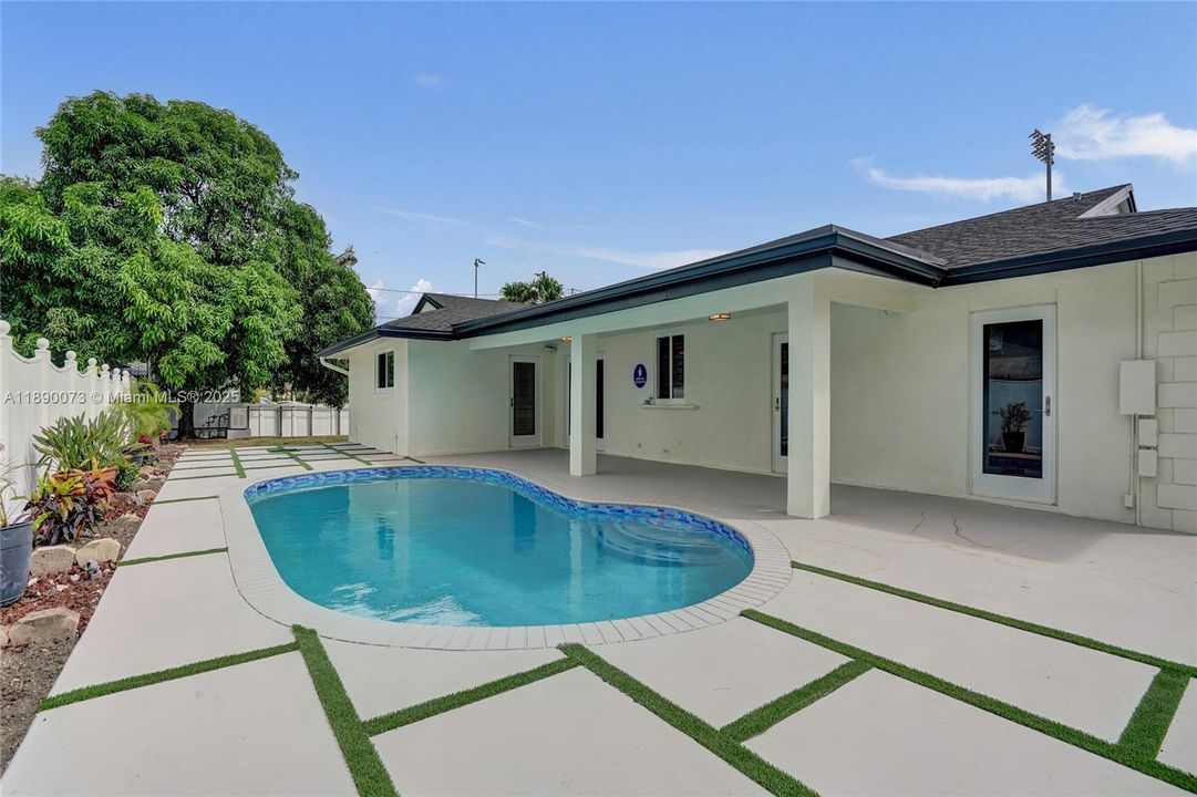 For Sale: $1,049,999 (4 beds, 3 baths, 2742 Square Feet)