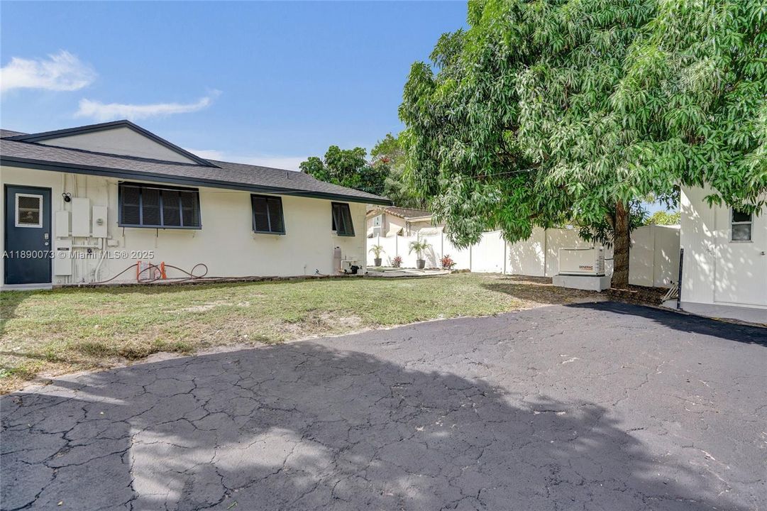 For Sale: $1,049,999 (4 beds, 3 baths, 2742 Square Feet)