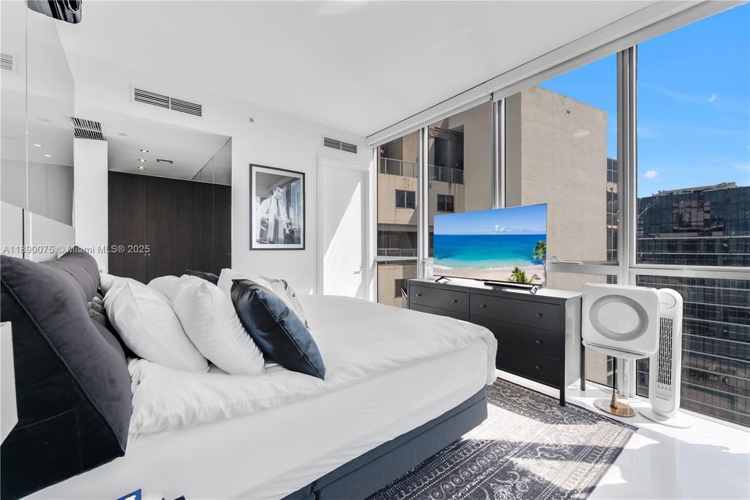 待售: $2,850,000 (2 贝兹, 2 浴室, 3017 平方英尺)