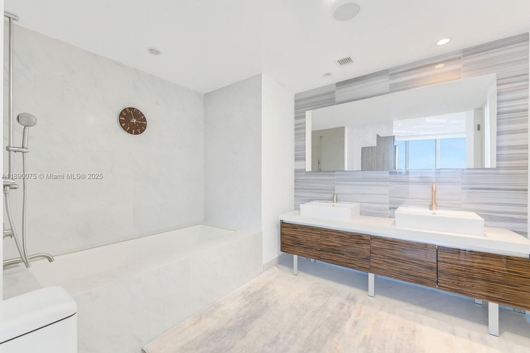 待售: $2,850,000 (2 贝兹, 2 浴室, 3017 平方英尺)