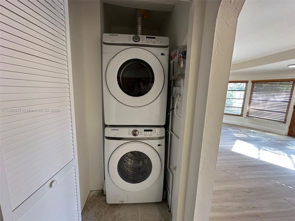 Active With Contract: $3,200 (4 beds, 2 baths, 1450 Square Feet)