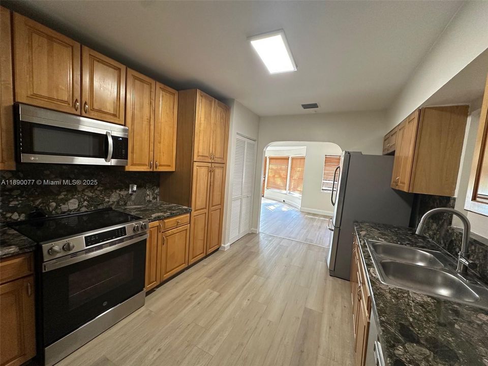 Active With Contract: $3,200 (4 beds, 2 baths, 1450 Square Feet)