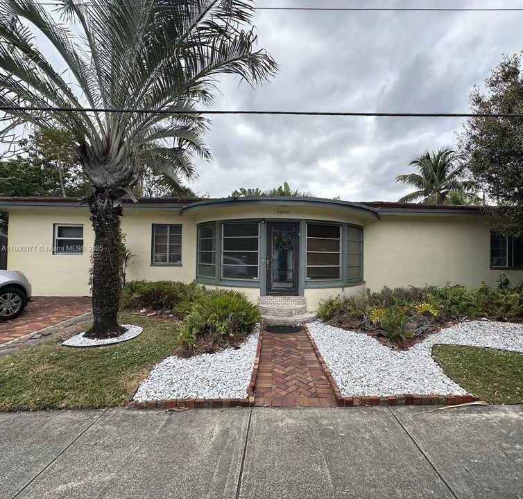 Active With Contract: $3,200 (4 beds, 2 baths, 1450 Square Feet)