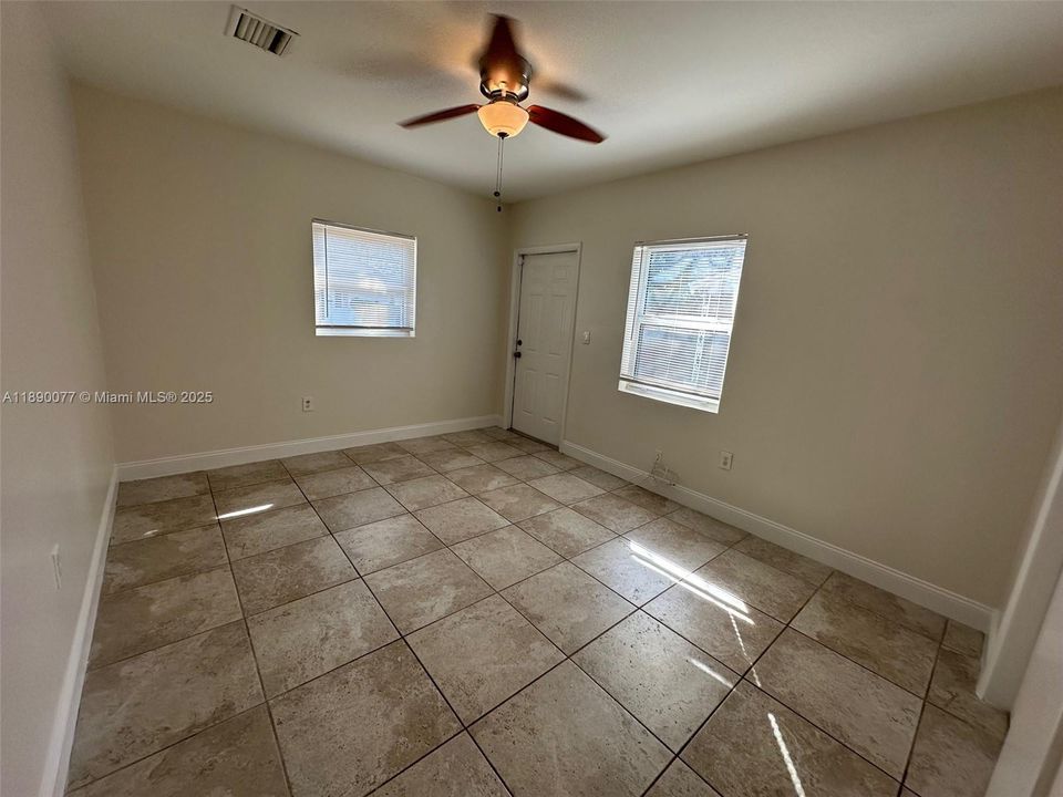 Active With Contract: $3,200 (4 beds, 2 baths, 1450 Square Feet)