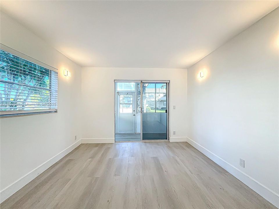 En Venta: $128,999 (2 camas, 2 baños, 880 Pies cuadrados)