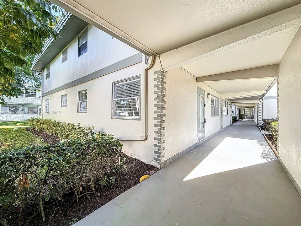 En Venta: $128,999 (2 camas, 2 baños, 880 Pies cuadrados)