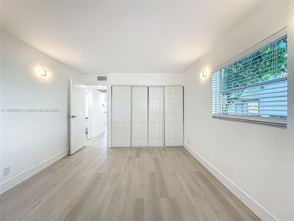 En Venta: $128,999 (2 camas, 2 baños, 880 Pies cuadrados)