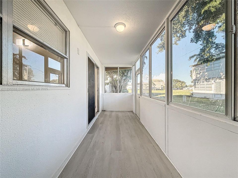 En Venta: $128,999 (2 camas, 2 baños, 880 Pies cuadrados)