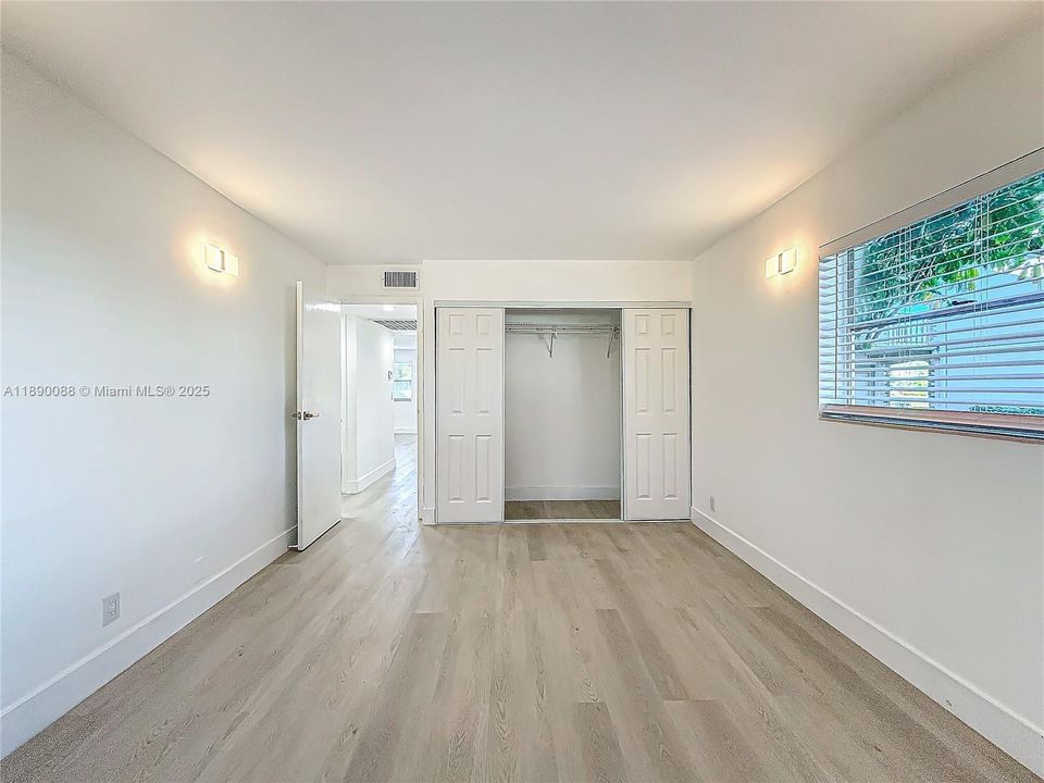 En Venta: $128,999 (2 camas, 2 baños, 880 Pies cuadrados)