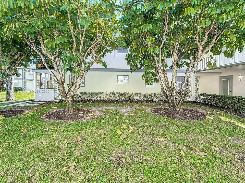 En Venta: $128,999 (2 camas, 2 baños, 880 Pies cuadrados)