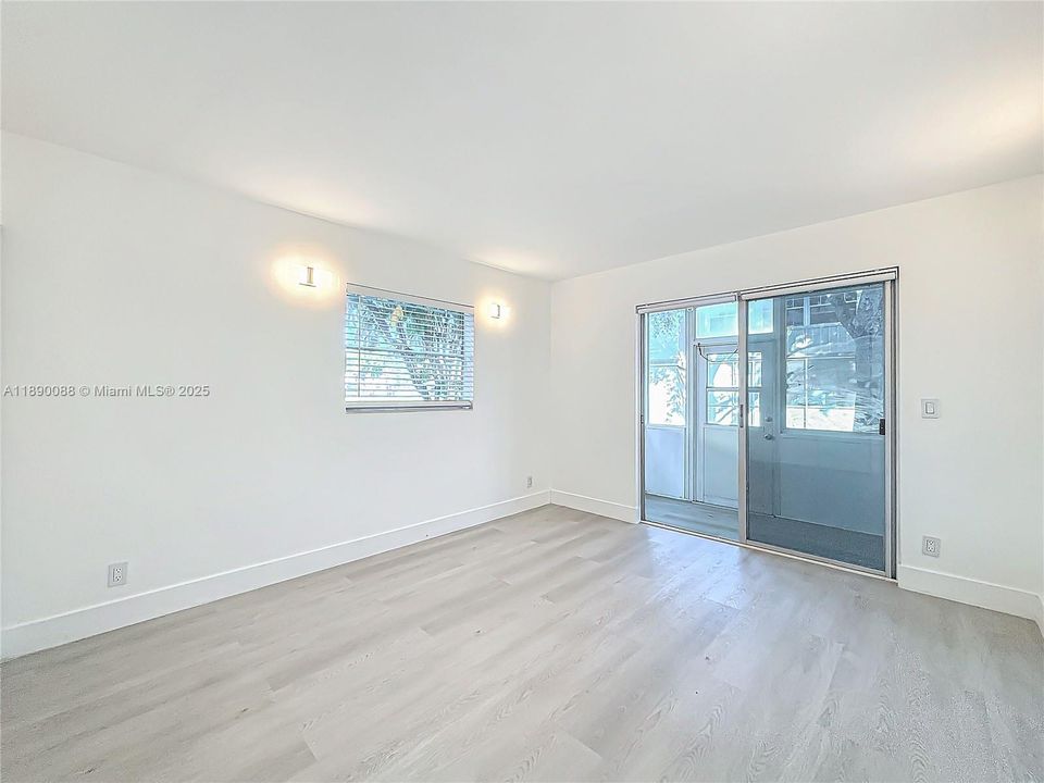 En Venta: $128,999 (2 camas, 2 baños, 880 Pies cuadrados)