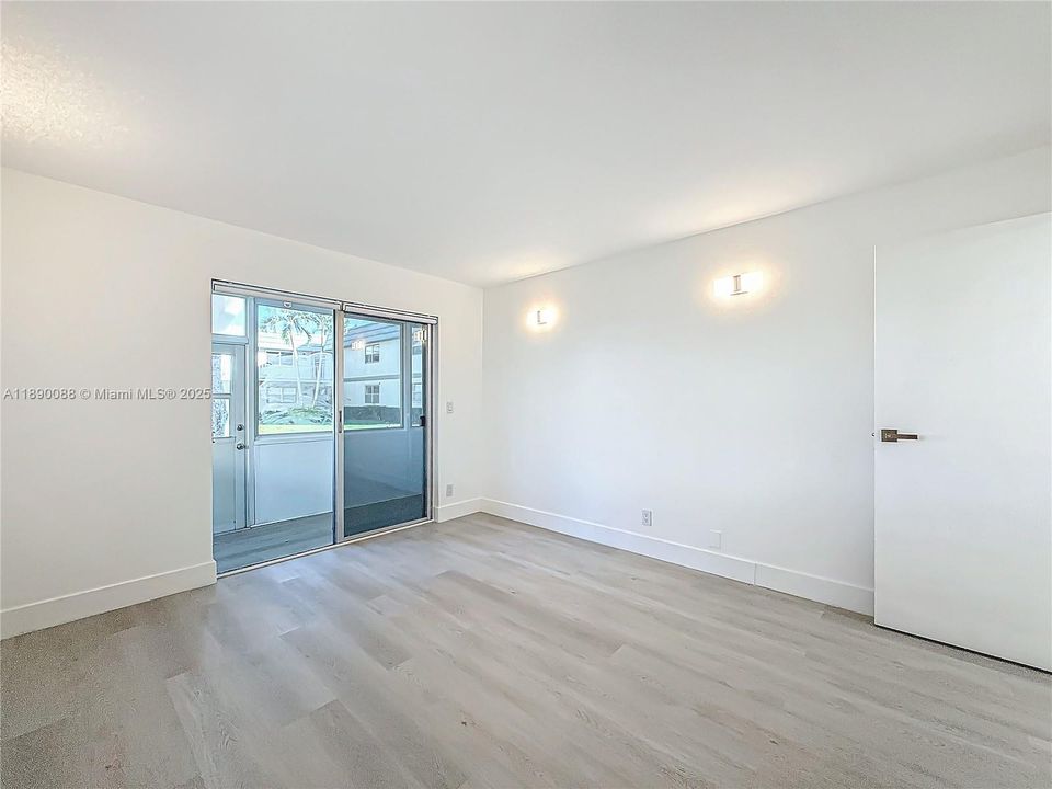 En Venta: $128,999 (2 camas, 2 baños, 880 Pies cuadrados)