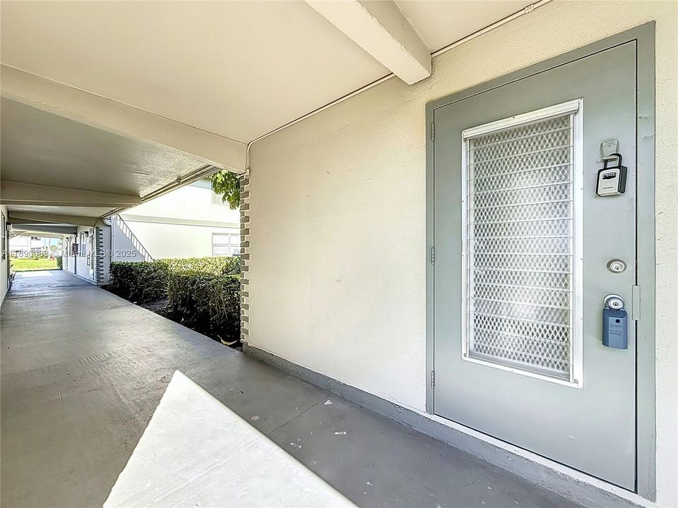 En Venta: $128,999 (2 camas, 2 baños, 880 Pies cuadrados)