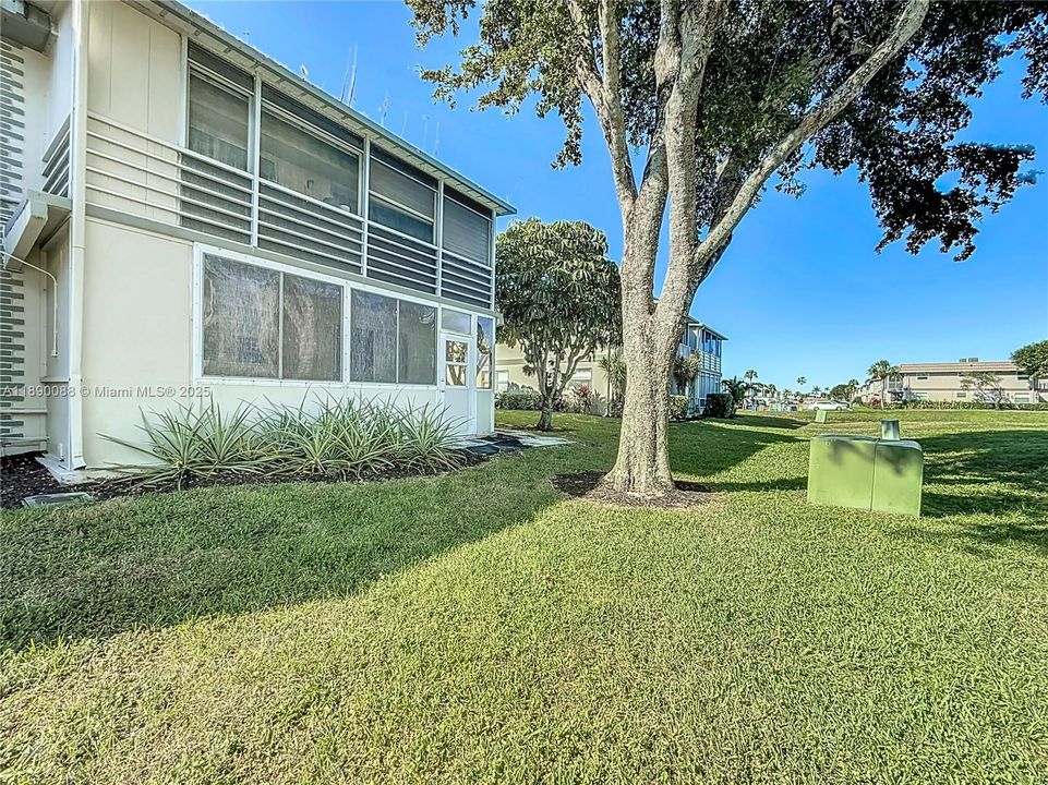 En Venta: $128,999 (2 camas, 2 baños, 880 Pies cuadrados)