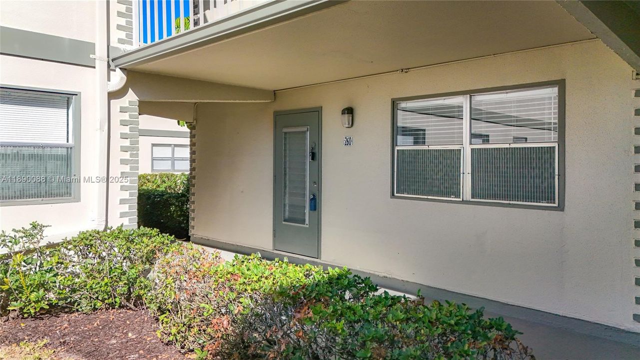 En Venta: $128,999 (2 camas, 2 baños, 880 Pies cuadrados)