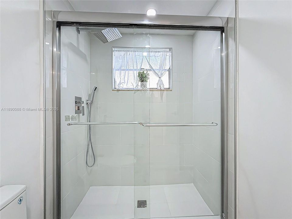 En Venta: $128,999 (2 camas, 2 baños, 880 Pies cuadrados)