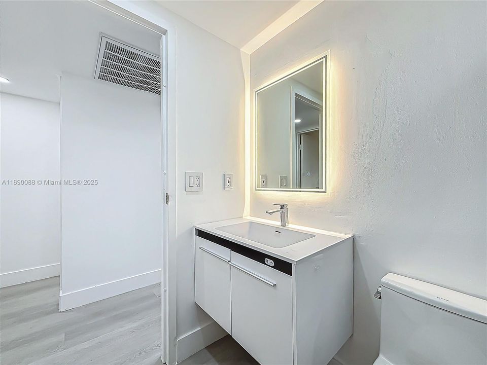 En Venta: $128,999 (2 camas, 2 baños, 880 Pies cuadrados)