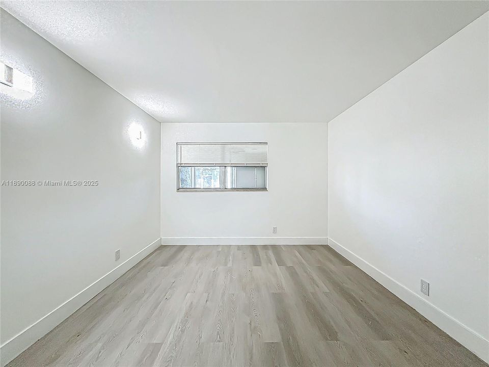 En Venta: $128,999 (2 camas, 2 baños, 880 Pies cuadrados)