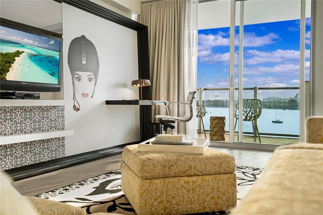 待售: $410,000 (1 贝兹, 1 浴室, 694 平方英尺)