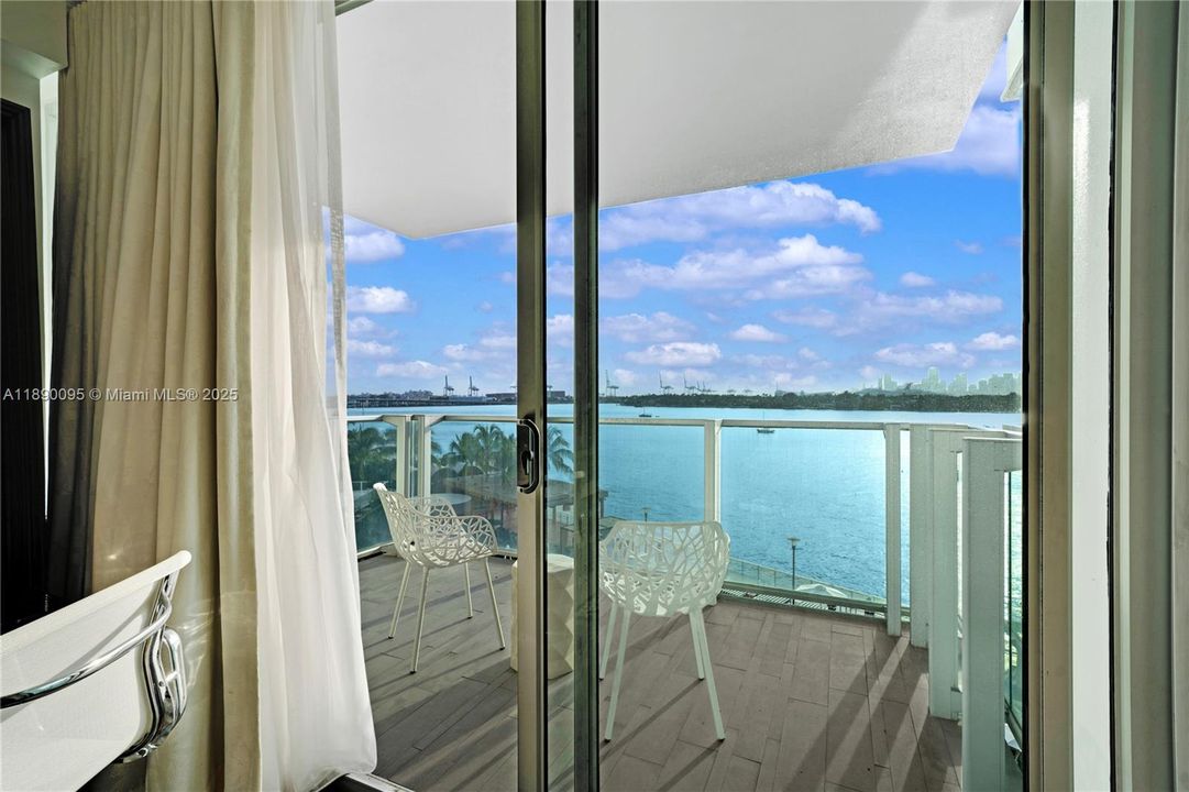 待售: $410,000 (1 贝兹, 1 浴室, 694 平方英尺)