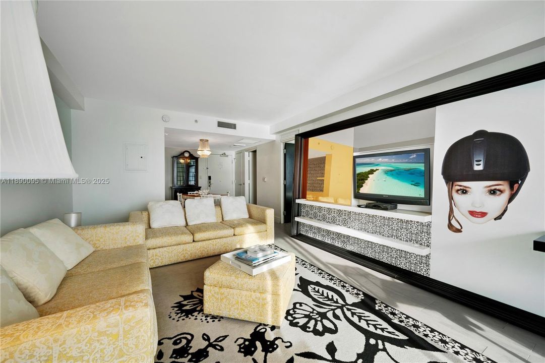 待售: $410,000 (1 贝兹, 1 浴室, 694 平方英尺)