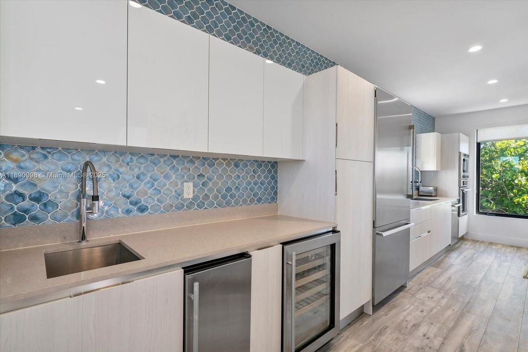 待售: $2,600,000 (4 贝兹, 3 浴室, 2736 平方英尺)