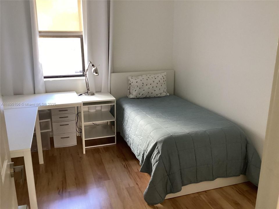 Active With Contract: $5,800 (3 beds, 2 baths, 2370 Square Feet)