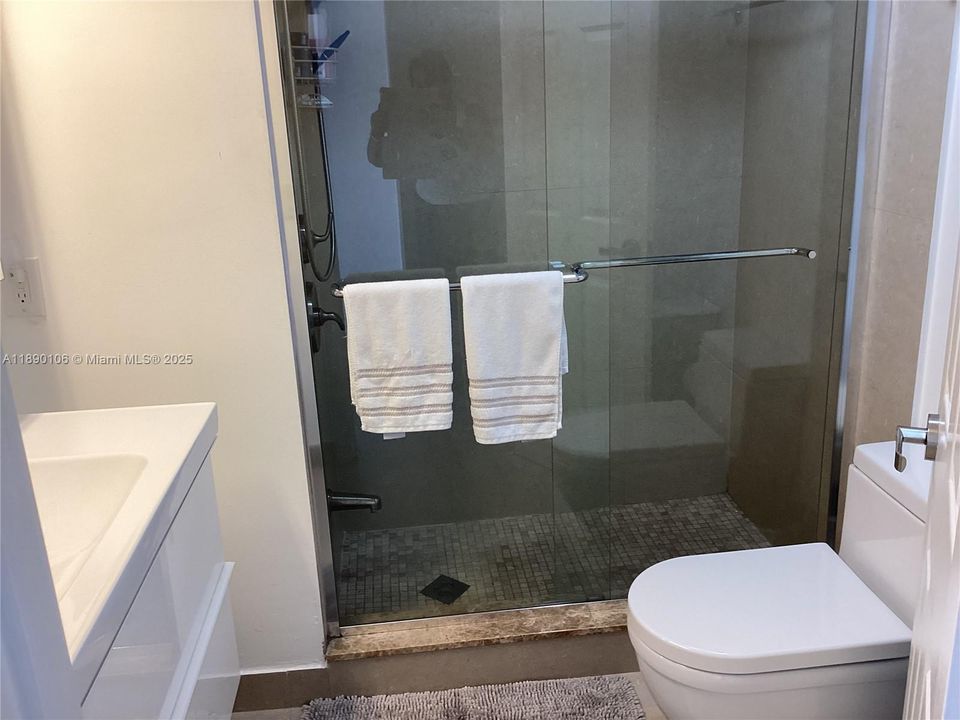 Active With Contract: $5,800 (3 beds, 2 baths, 2370 Square Feet)