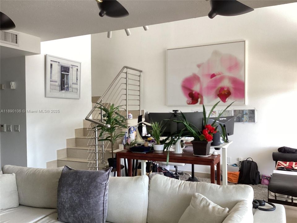 Active With Contract: $5,800 (3 beds, 2 baths, 2370 Square Feet)