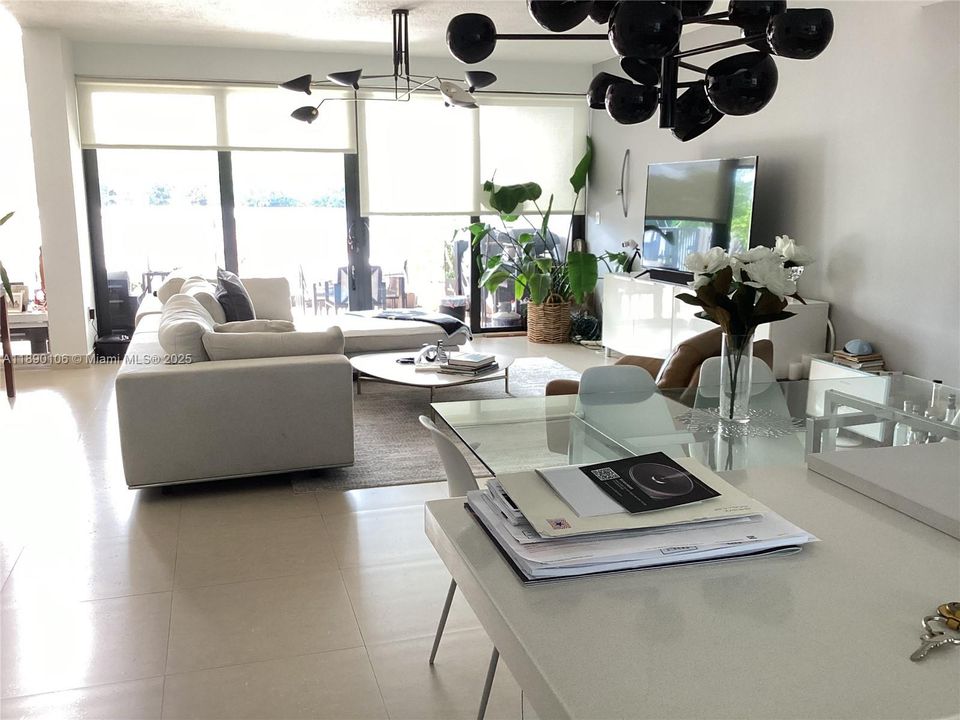 Active With Contract: $5,800 (3 beds, 2 baths, 2370 Square Feet)