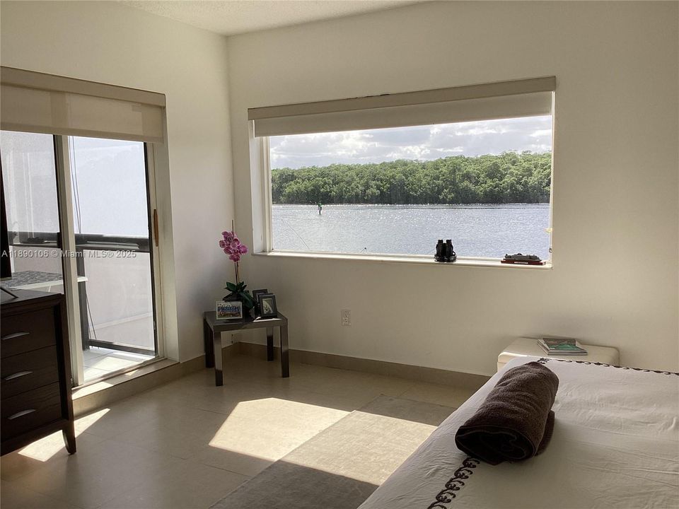 Active With Contract: $5,800 (3 beds, 2 baths, 2370 Square Feet)