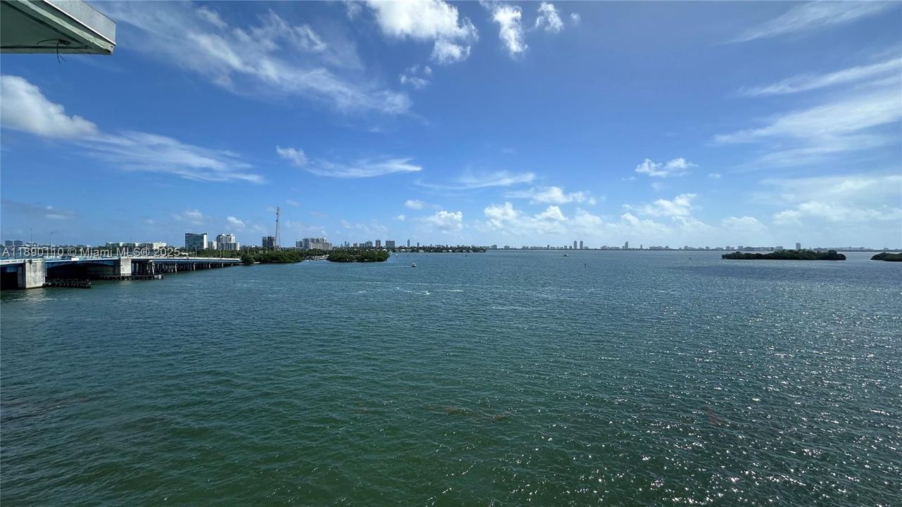 Active With Contract: $320,000 (2 beds, 2 baths, 768 Square Feet)