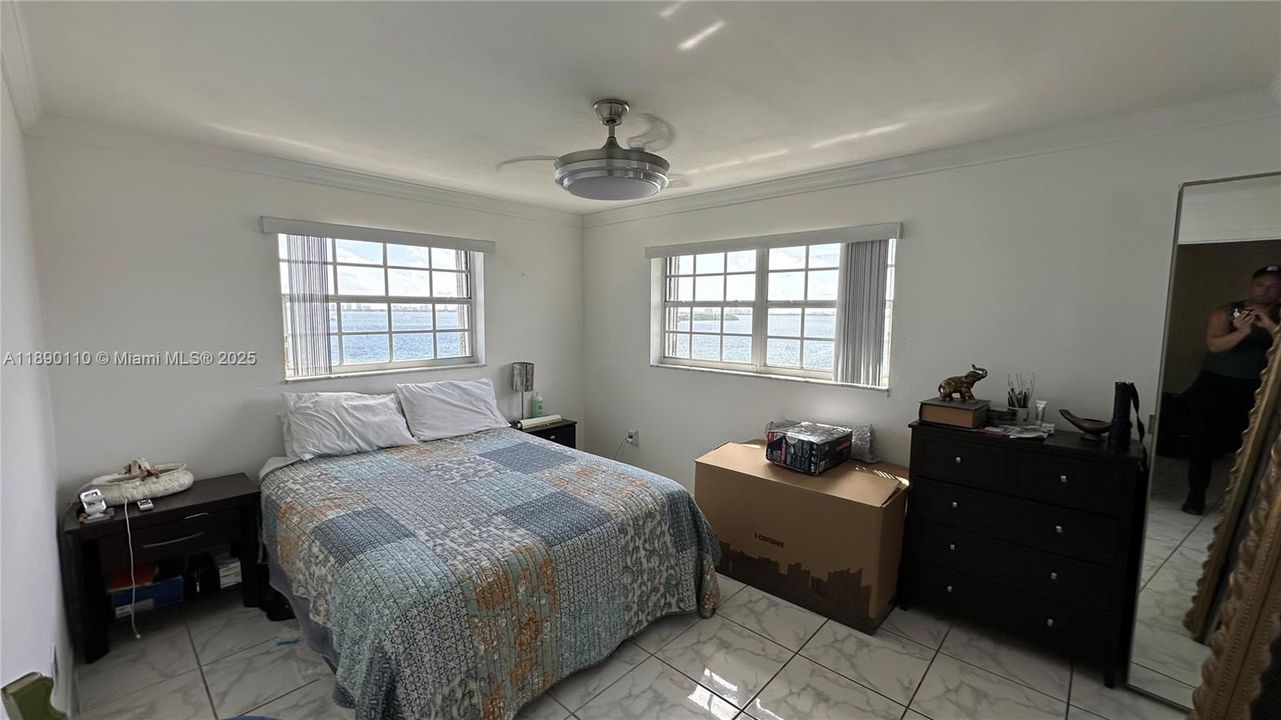 Active With Contract: $320,000 (2 beds, 2 baths, 768 Square Feet)