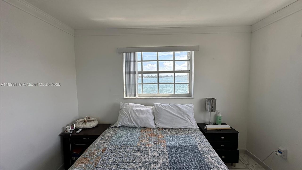 Active With Contract: $320,000 (2 beds, 2 baths, 768 Square Feet)