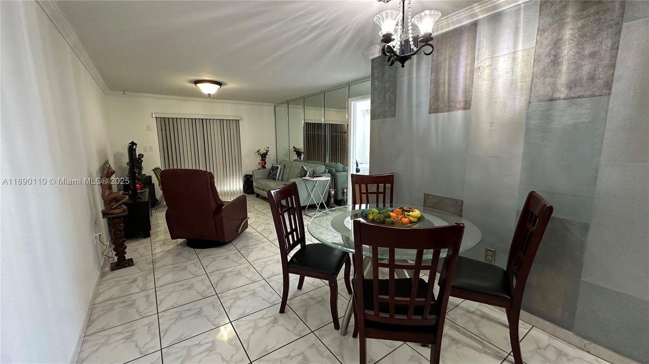 Active With Contract: $320,000 (2 beds, 2 baths, 768 Square Feet)