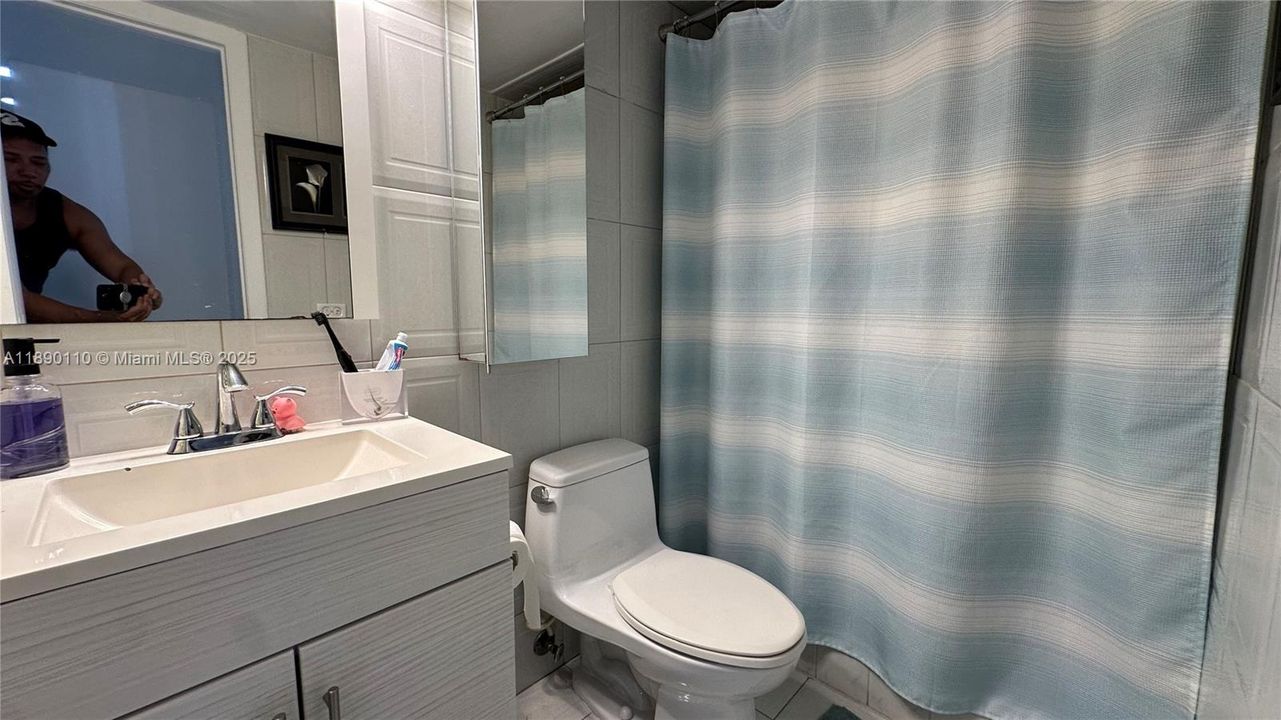 Active With Contract: $320,000 (2 beds, 2 baths, 768 Square Feet)