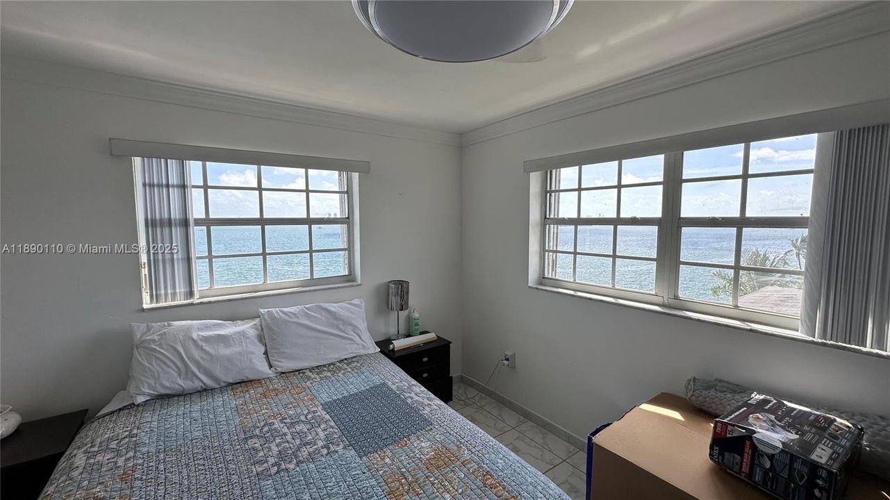 Active With Contract: $320,000 (2 beds, 2 baths, 768 Square Feet)