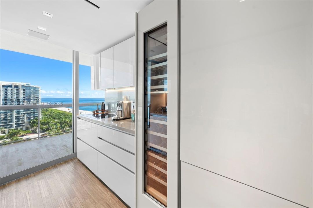 待售: $4,295,000 (2 贝兹, 2 浴室, 1279 平方英尺)