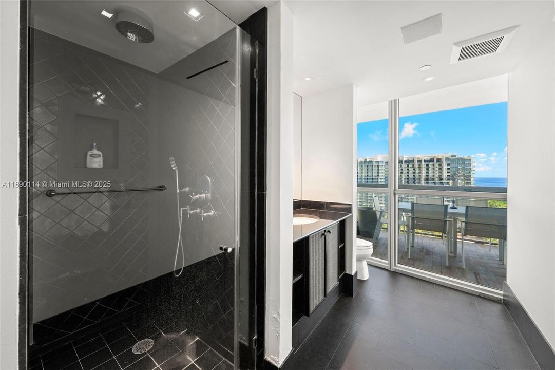 待售: $4,295,000 (2 贝兹, 2 浴室, 1279 平方英尺)