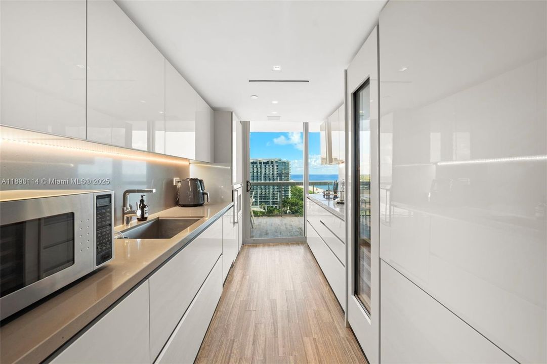 待售: $4,295,000 (2 贝兹, 2 浴室, 1279 平方英尺)