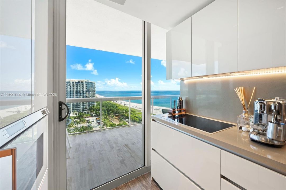 待售: $4,295,000 (2 贝兹, 2 浴室, 1279 平方英尺)