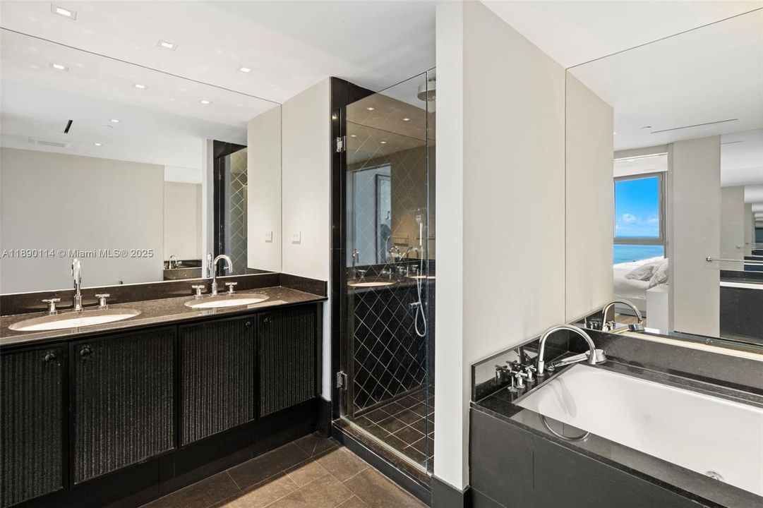 待售: $4,295,000 (2 贝兹, 2 浴室, 1279 平方英尺)