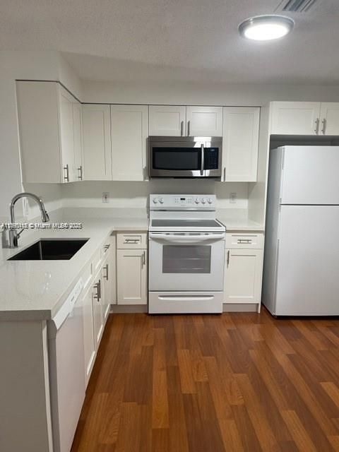 Недавно арендовано: $2,800 (2 спален, 2 ванн, 1131 Квадратных фут)