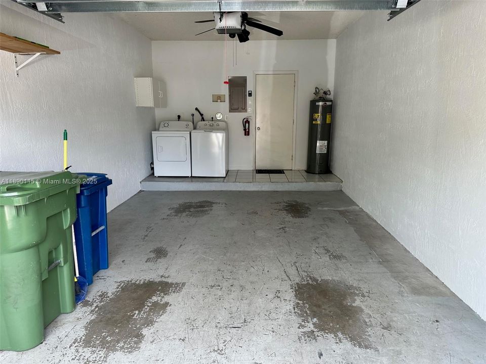 Недавно арендовано: $2,800 (2 спален, 2 ванн, 1131 Квадратных фут)